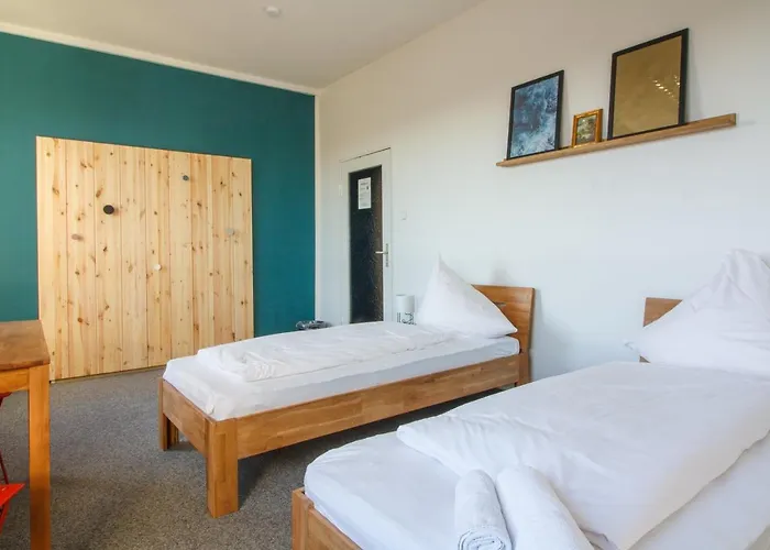Room 1 / Room 2