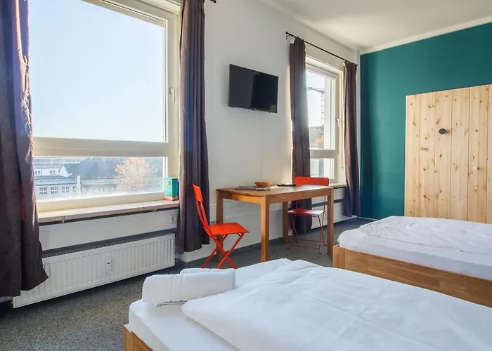 Room 1 / Room 2