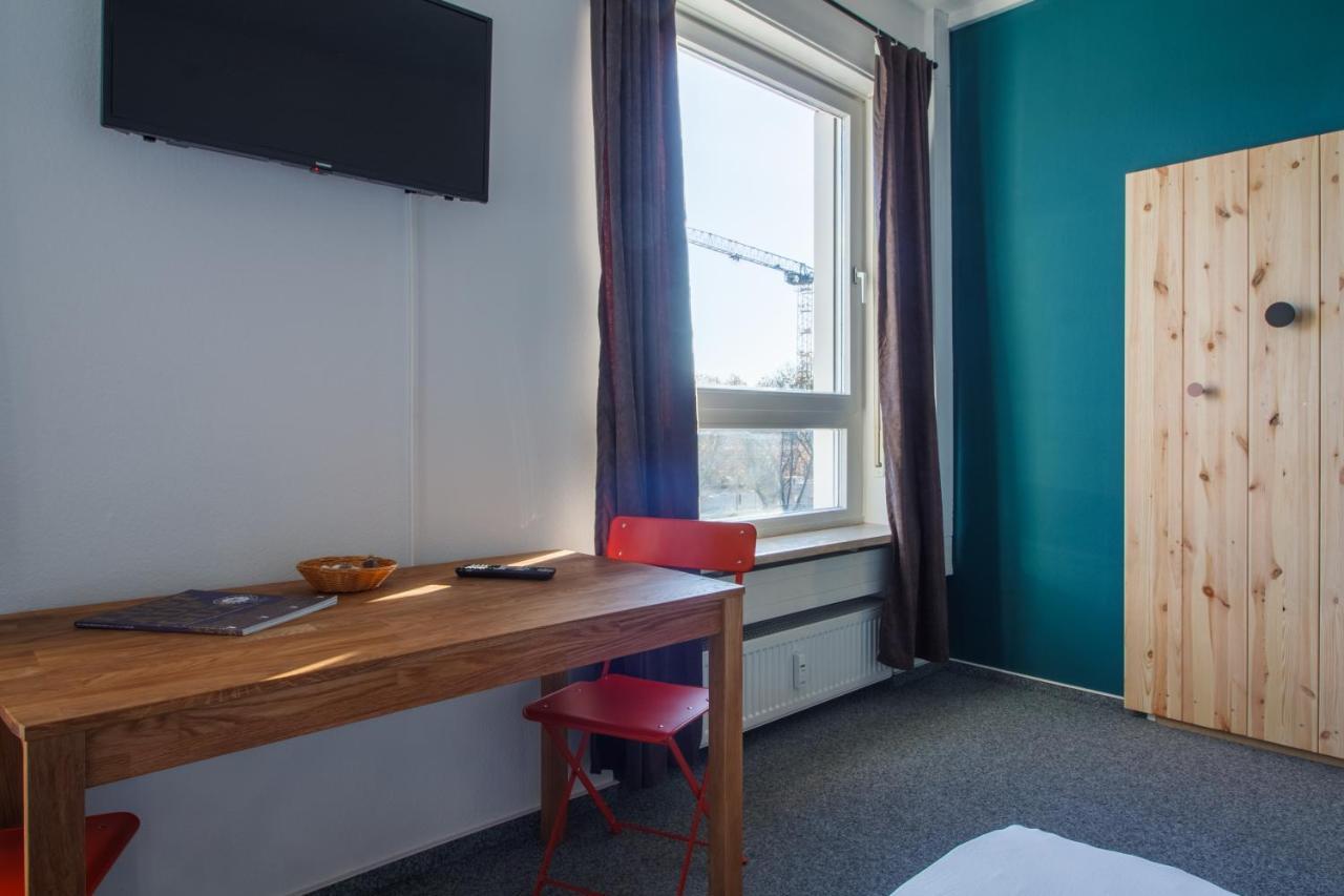 1 / 2 Homestay